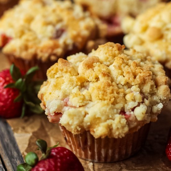 Strawberry Crumble Muffins