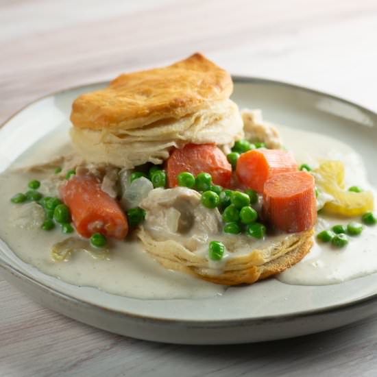 Slow Cooker Chicken and Biscuits!