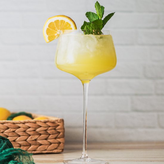 Limoncello Spritz