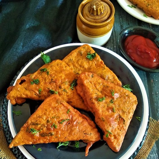 Bread Pakoda – Bread Fritters