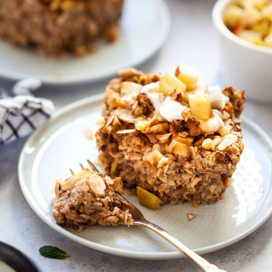 Vegan Baked Oatmeal with Apples