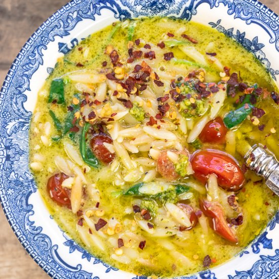 Pesto Lemon Orzo Soup!