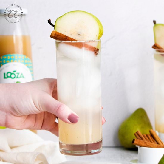 Cinnamon Pear Gin Fizz