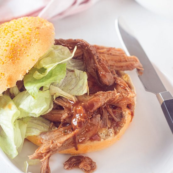 Slow Cooker Pulled Pork Buns