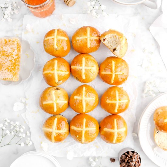 Traditional Hot Cross Buns