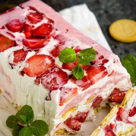 Strawberry Tiramisu Icebox Cake