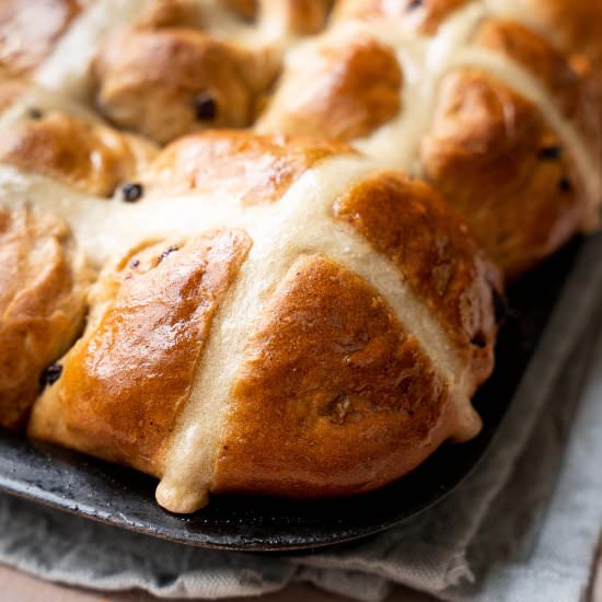 Vegan Hot Cross Buns