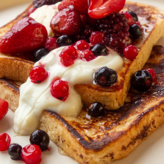 Healthy French Toast with Cinnamon