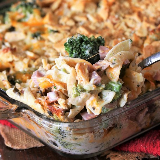 Cheesy Ham & Broccoli Casserole