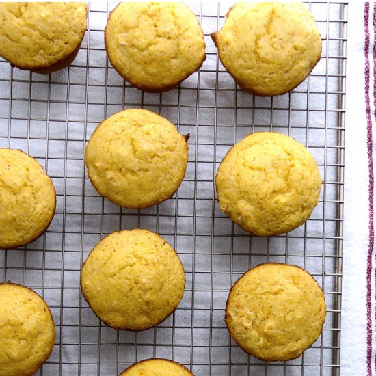 Easy Homemade Cornbread Muffins