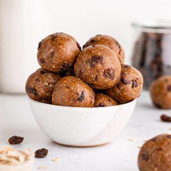 Oatmeal Raisin Energy Bites