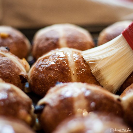 Traditional Hot Cross Buns