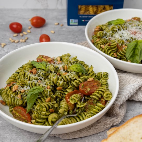 Kkaetnip Pesto Pasta