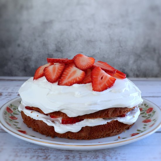 Strawberry cream cake