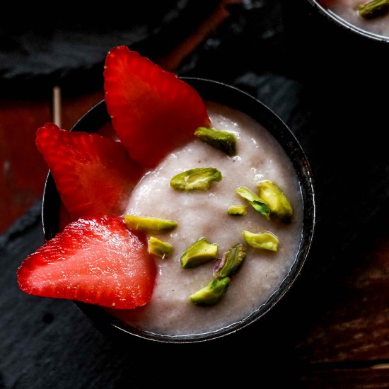 Strawberry phirni