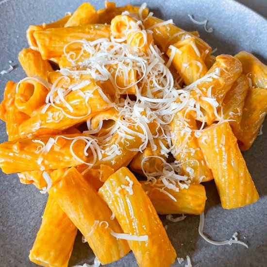 Easy Spicy Rigatoni