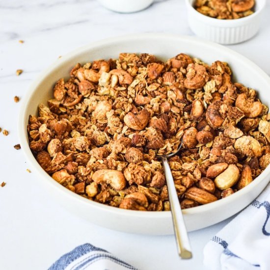 Almond pulp crunchy granola