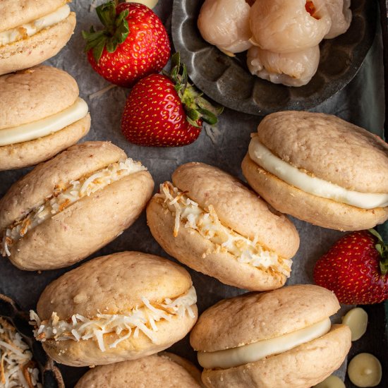 Strawberry kefir whoopie pies