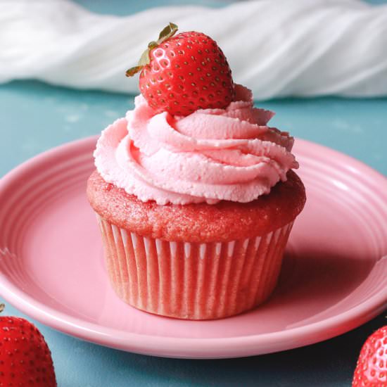 Vegan Strawberry Cupcakes