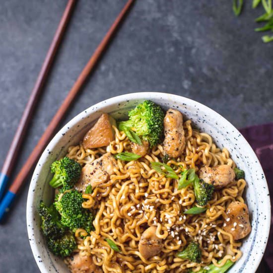 20 Minute Chicken Ramen Stir Fry