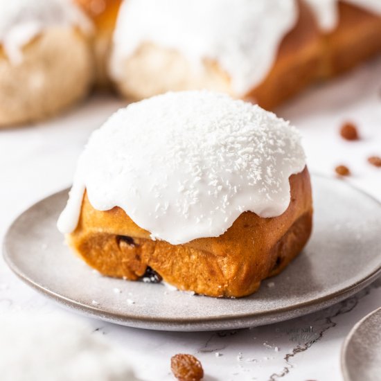 Iced Buns with Coconut