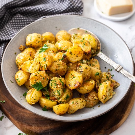 Roasted Garlic Parmesan Potatoes