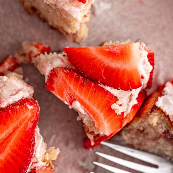 Mini Strawberry Cake