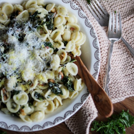 Lemon Kale Pasta with Pecans