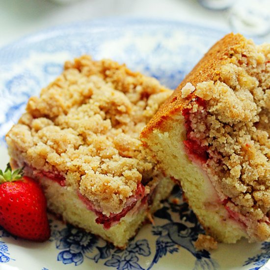 Strawberry Crumble Cake