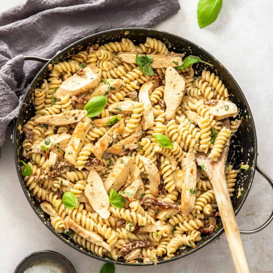 Sun-Dried Tomato Chicken Pasta