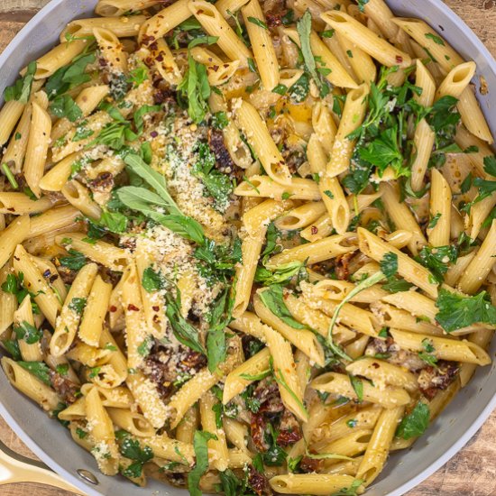 Sun-Dried Tomato Pasta (10 Mins)!