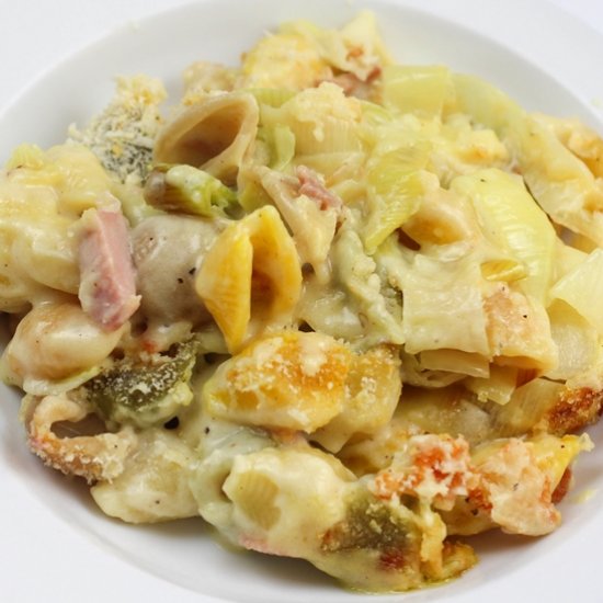 Bacon and leek pasta bake