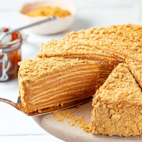 Simple Honey Cake with Cream