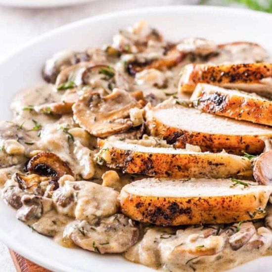 Chicken in a Creamy Mushroom Sauce