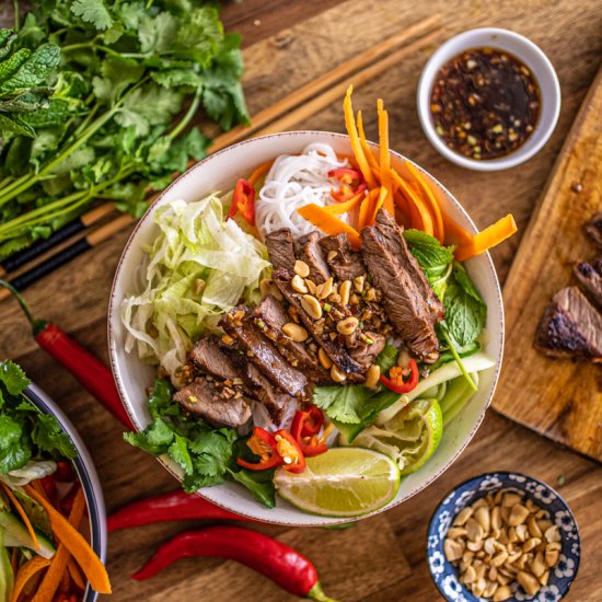 SWEET CHILLI BEEF NOODLE SALAD