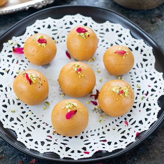 Besan Ladoo