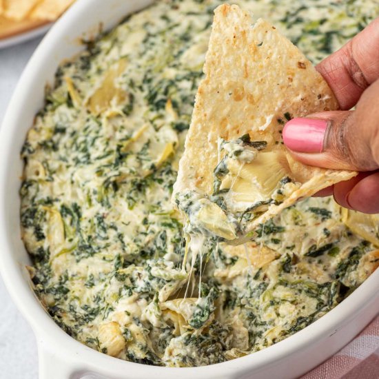 BAKED SPINACH AND ARTICHOKE DIP