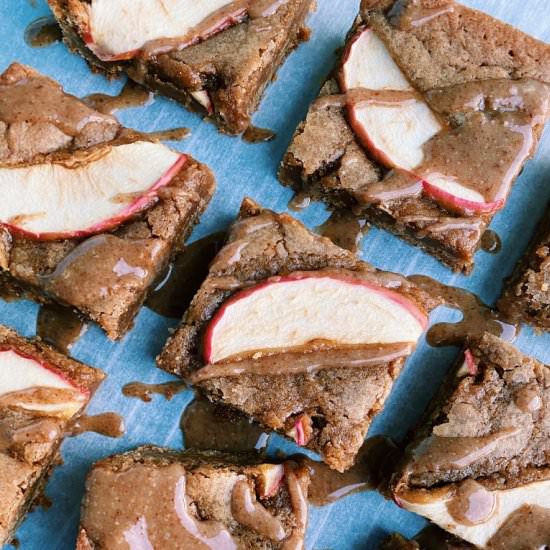 Apple Cinnamon Blondies