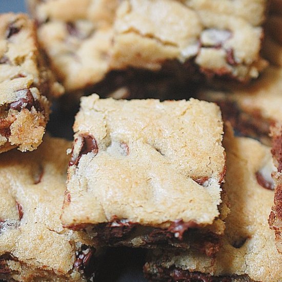 Chocolate chip cookie bars