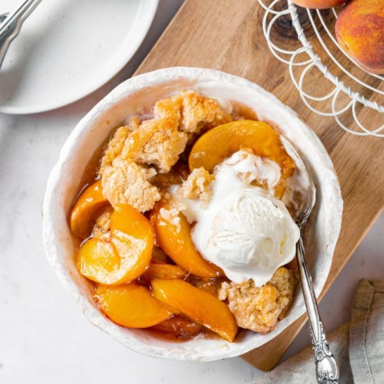 Peach Cobbler at Home from Scratch