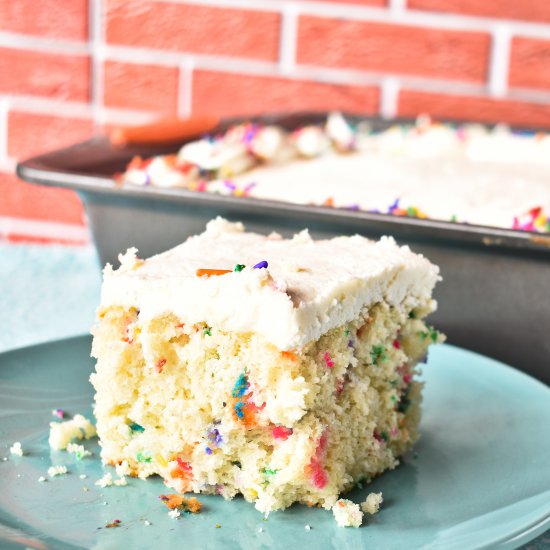 TRY THIS EASY FUNFETTI CAKE!