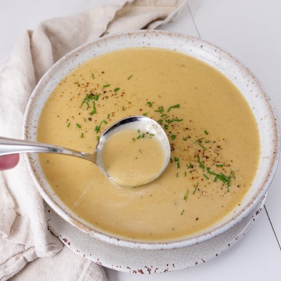 Onion Roasted Garlic Bisque