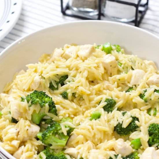 cheesy chicken & broccoli orzo