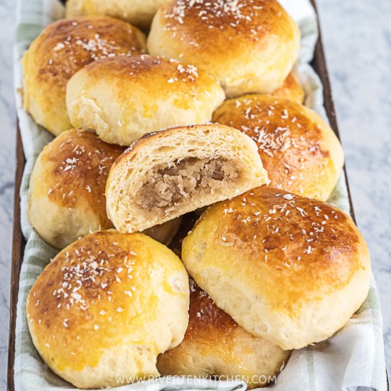 Pan de Coco (Coconut Bread)