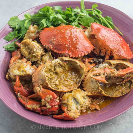 Garlic Butter Crab with Chili Sauce