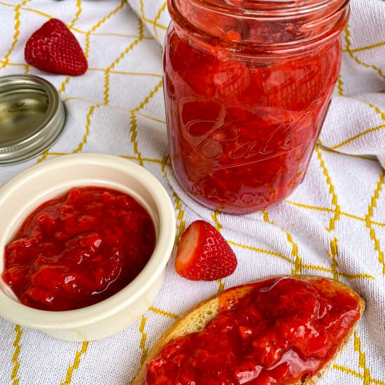 Mom’s Homemade Strawberry Preserves