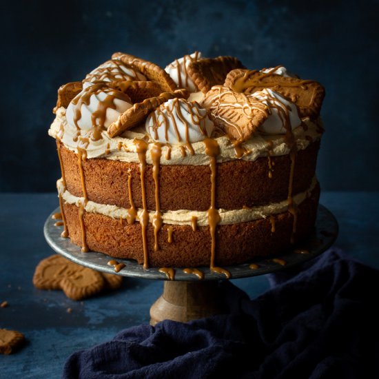 Easy Lotus Biscoff Cake