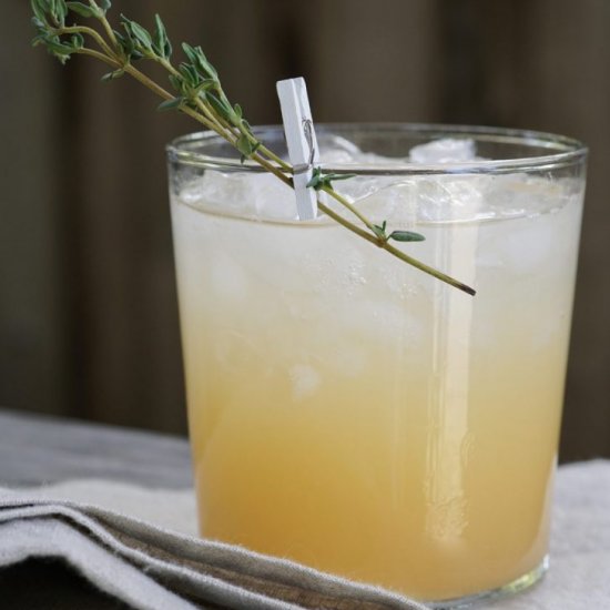 Grapefruit-Thyme Soda Mocktail