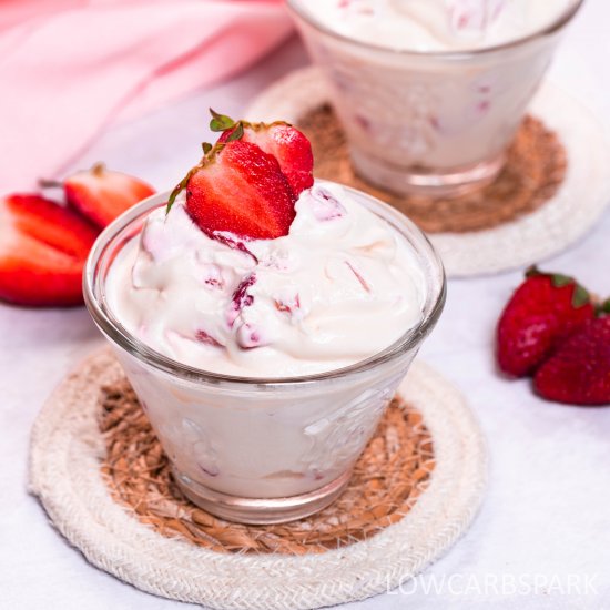 Keto Strawberry Cheesecake Fluff