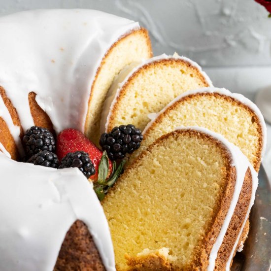 Old Fashioned Sour Cream Pound Cake